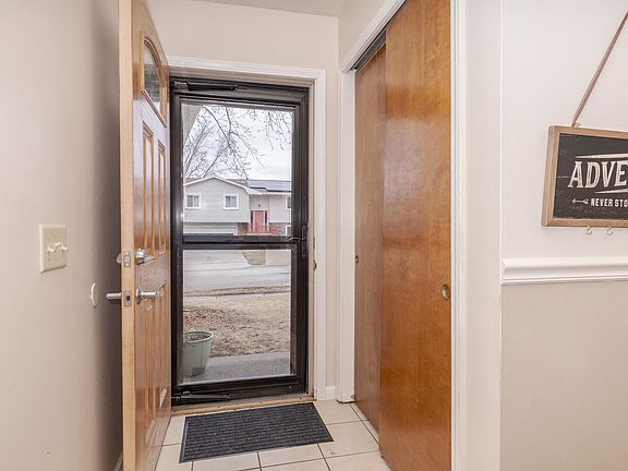 4th image of 1409 Hanson Dr
