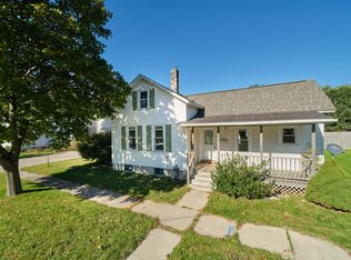 204 7th St, Manistee, MI 49660