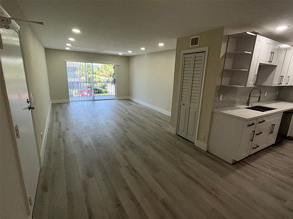 5th image of 6407 Bay Club Drive #3
