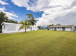 19600 Skipper Rd, North Fort Myers, FL 33917