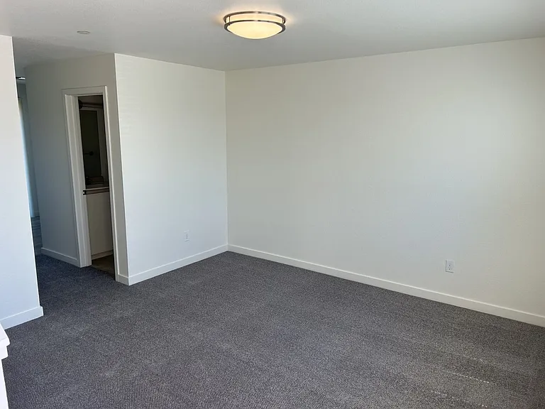 445 Southwest Blvd #11 — Photo 4