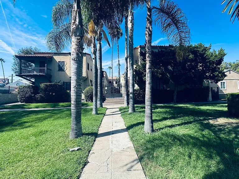 2135 Fair Park Ave — Photo 20