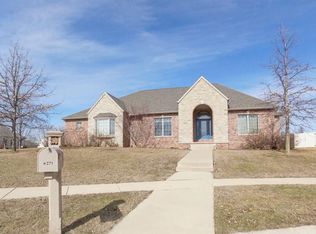 4271 Whitechapel Ct, Springfield, IL 62711