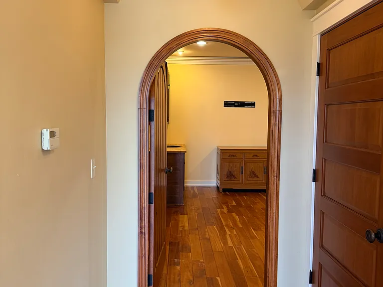215 Woodrow Ave — Photo 16