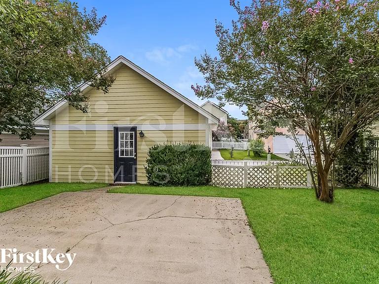205 Barberry St — Photo 18