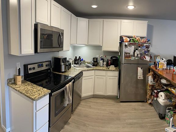 4th image of 802 7th Ave S APT 6