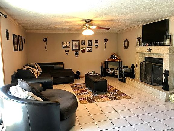 3rd image of 4934 Trivet Dr N