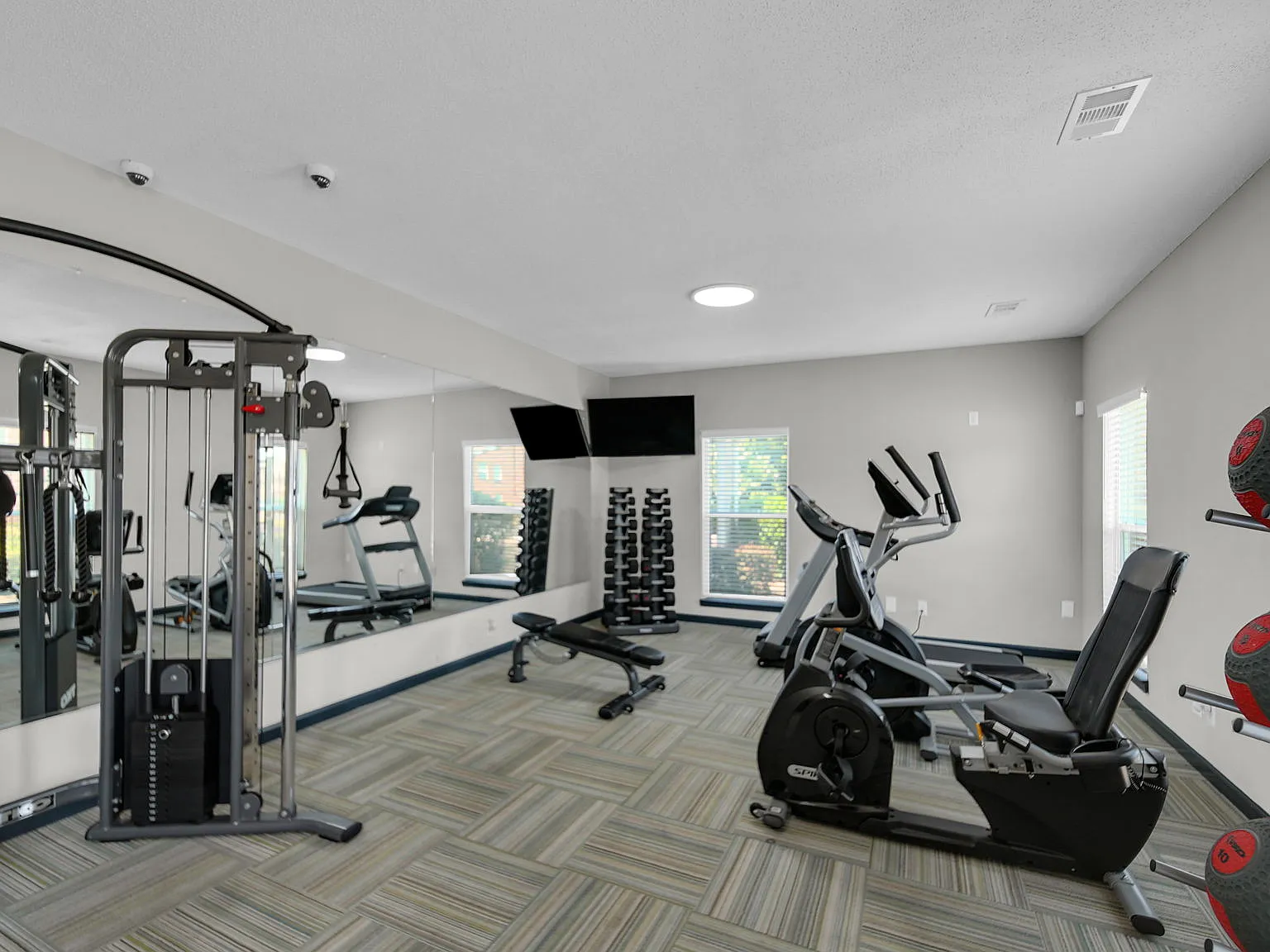 The District Apartments — Photo 4