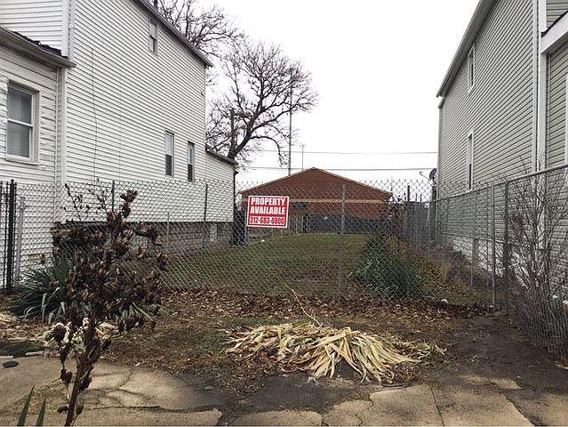 1st image of 5748 S La Salle St
