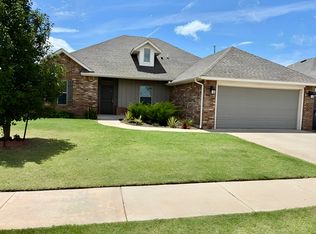 10712 NW 18th St, Yukon, OK 73099