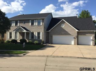6808 Forest Lake Blvd, Lincoln, NE 68516