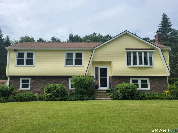6 Sunnyside Drive, North Branford, CT 06471