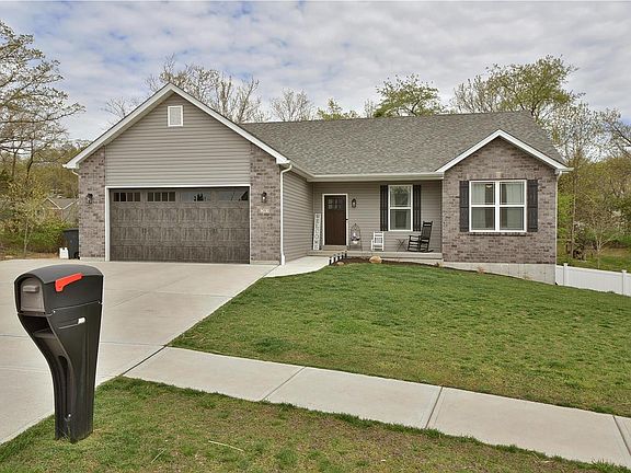 3rd image of 203 Welsford Ct
