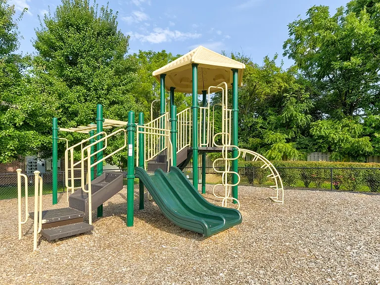Trotters Pointe Apartments — Photo 38