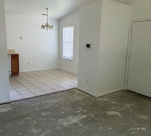 2nd image of 263 W Eagle St