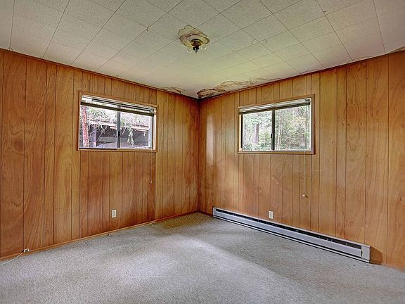 5th image of 697 N Sunset Dr