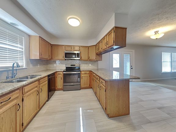 5th image of 3349 Crickwood Dr