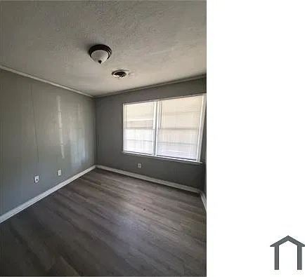 3 bed, 1040 sqft, $950 — Photo 2