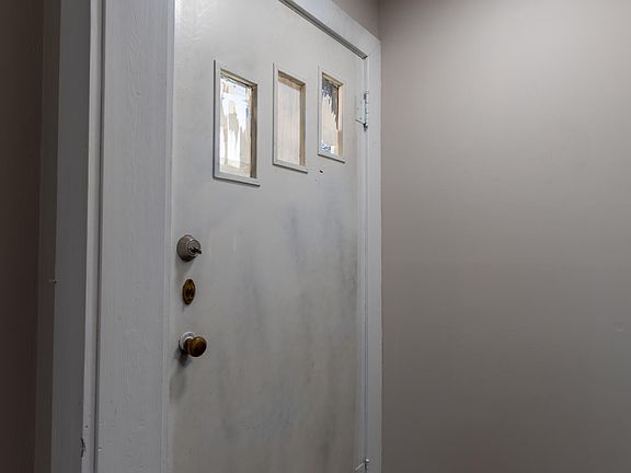 4th image of 1353 Reed Ave