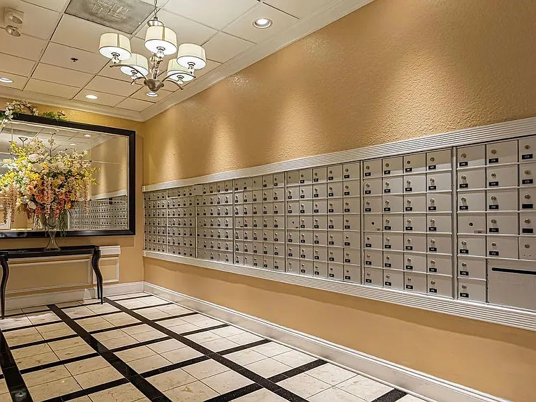 Convenient Mail Box