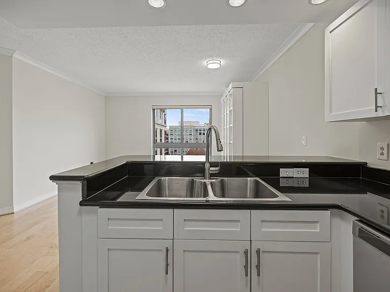 777 7th St NW #934 — Photo 11