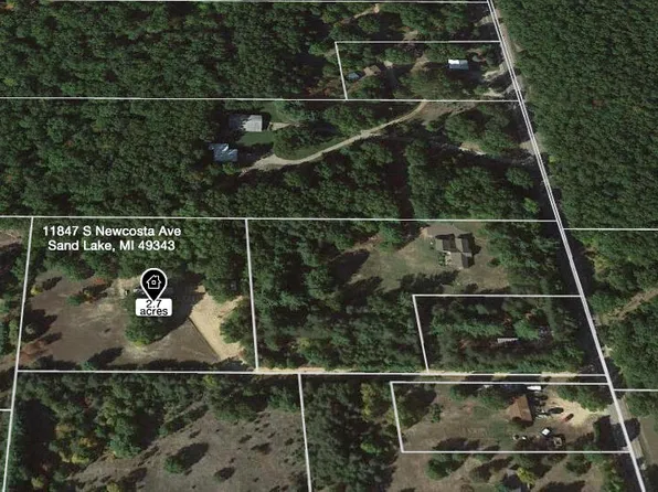 11847 S Newcosta Ave, Sand Lake, MI 49343
