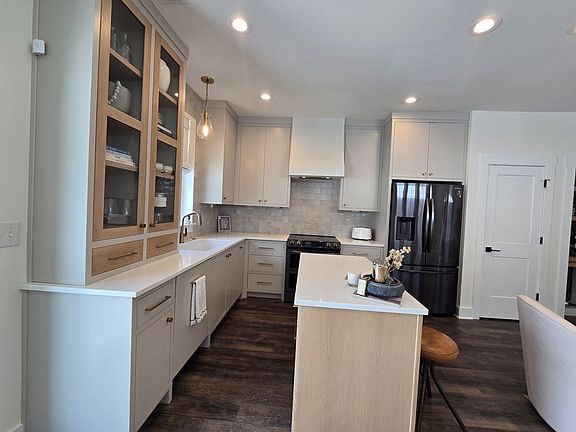 5th image of 538 Taffy Way