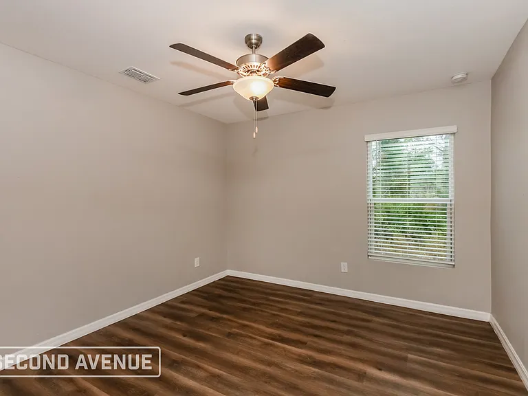 736 Barcia St E — Photo 16