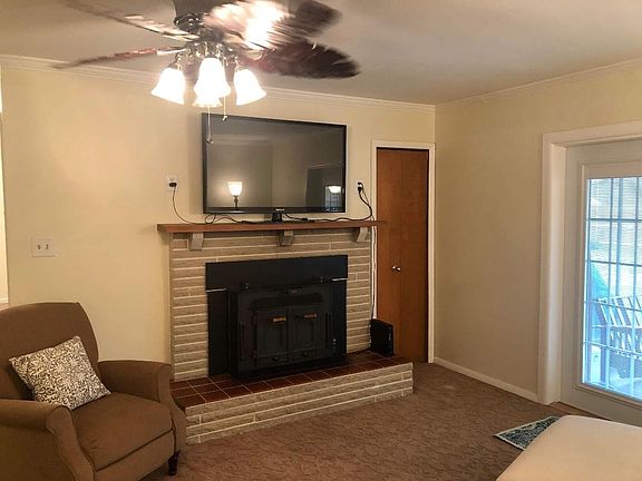 5th image of 200 N Bayberry Ln