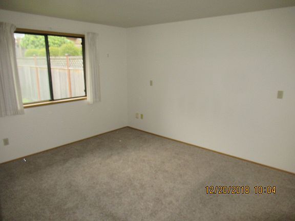 5th image of 4626 82nd Ave W