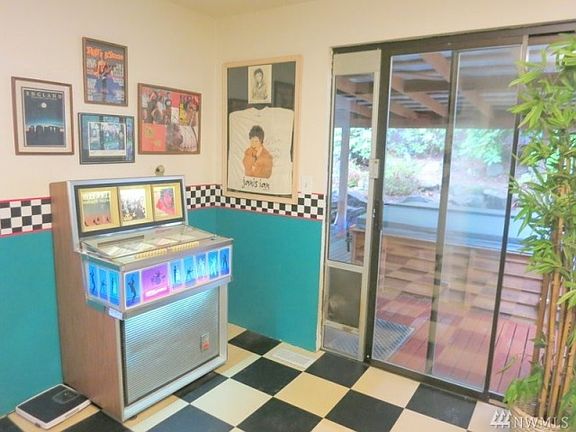 4th image of 22078 34th Ave W