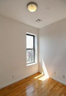 Rented by Farside Realty LLC | media 9