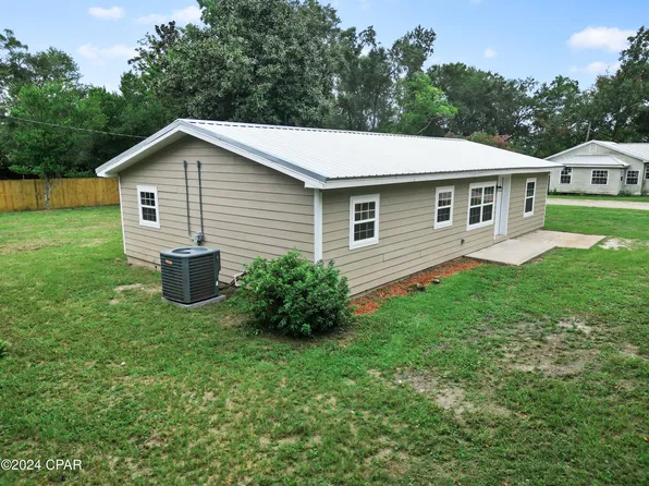 16979 NW 11th St, Blountstown, FL 32424
