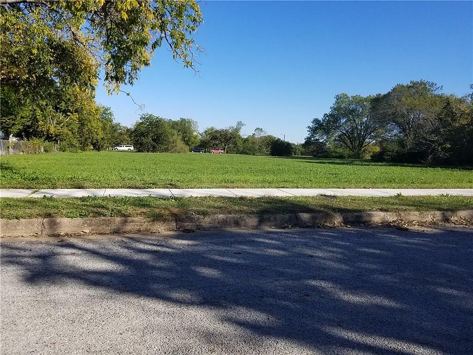 1st image of 1700 Russell Path Dr