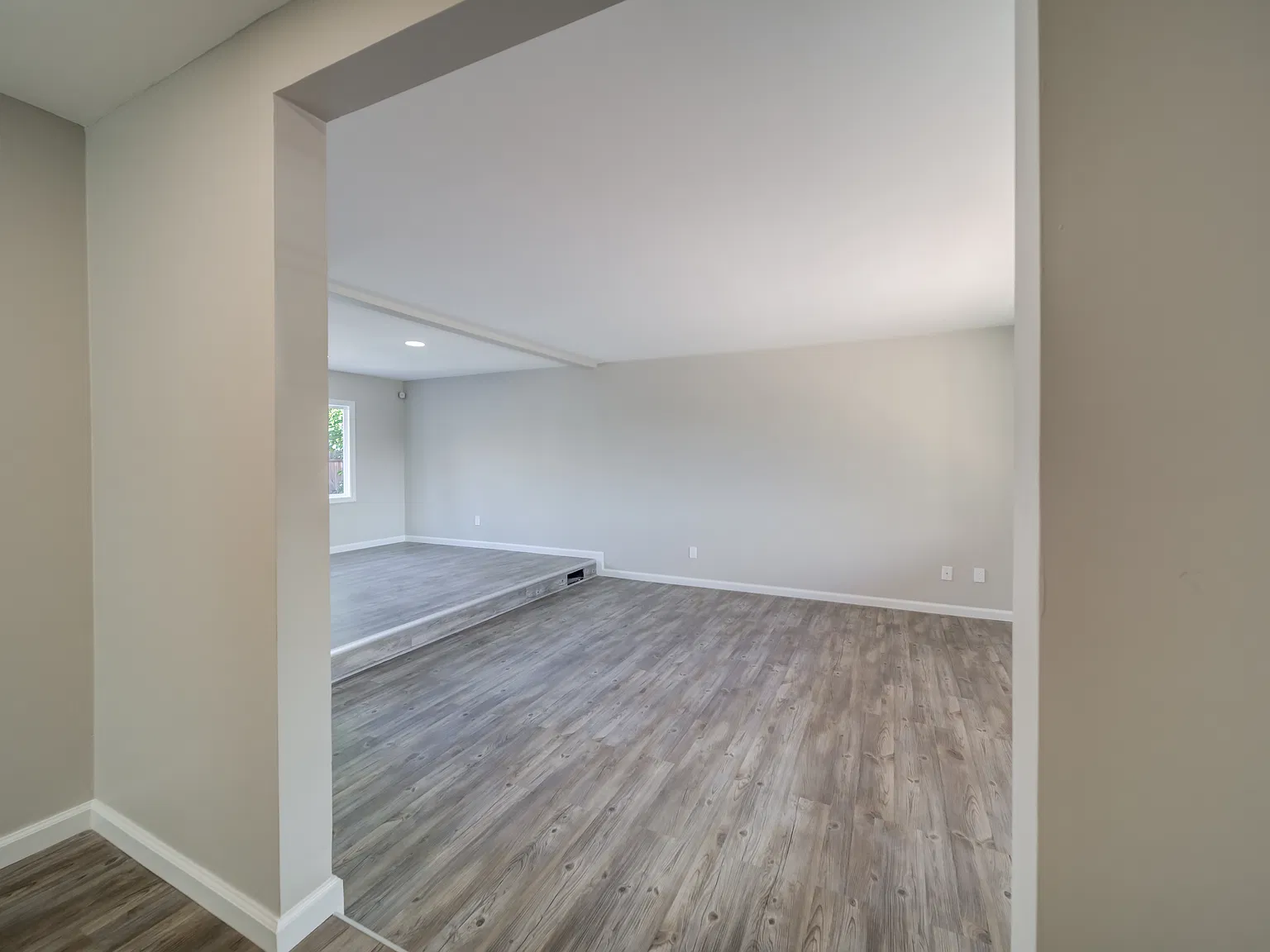 5 bed, 3178 sqft, $4,000 — Photo 3