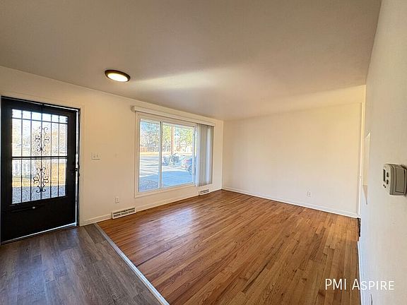 2nd image of 19 E 17th Ave