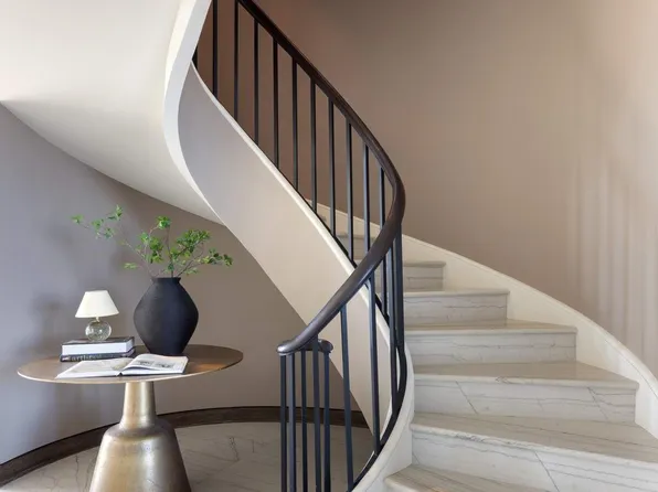 111 West 57th Street image 9 of 40