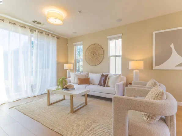 71 Heligan Ln Unit 12, Livermore, CA 94551