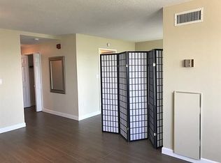 1140 Harmon Cove Tower #1140, Secaucus, NJ 07094