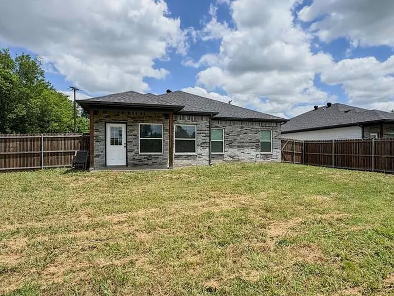 3105 Spencer St — Photo 10