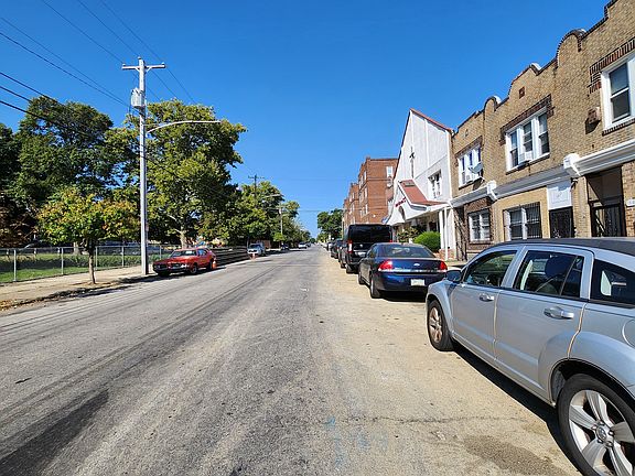 2nd image of 1605 Chelten Ave #1
