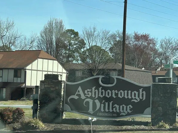 1810 Ashborough Rd SE, Marietta, GA 30067