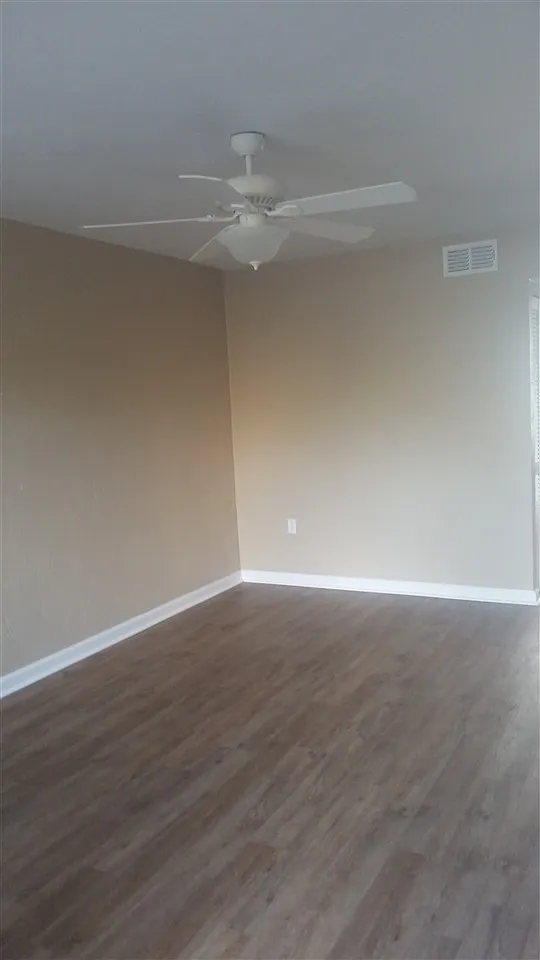 1 bed, 800 sqft, $975 — Photo 2