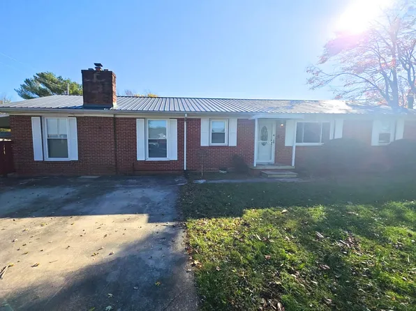 1431 Clemmons Rd, Cookeville, TN 38501