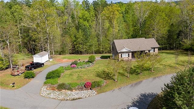 1st image of 2411 Holly Ct
