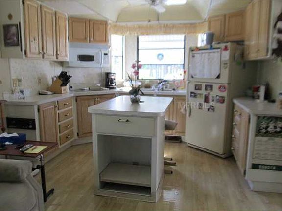 4th image of 112 Brookshire Dr