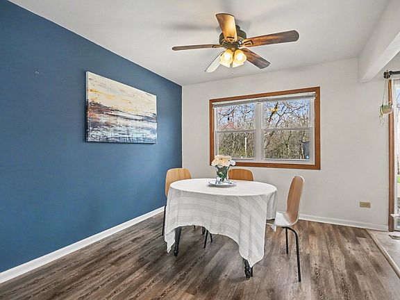5th image of 30W130 Huntington Dr