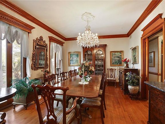 5th image of 6 Chateau Margaux Ct