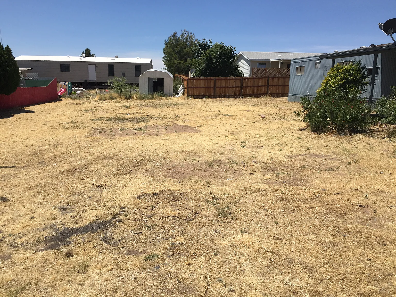 3 bed, 850 sqft, $995 — Photo 3