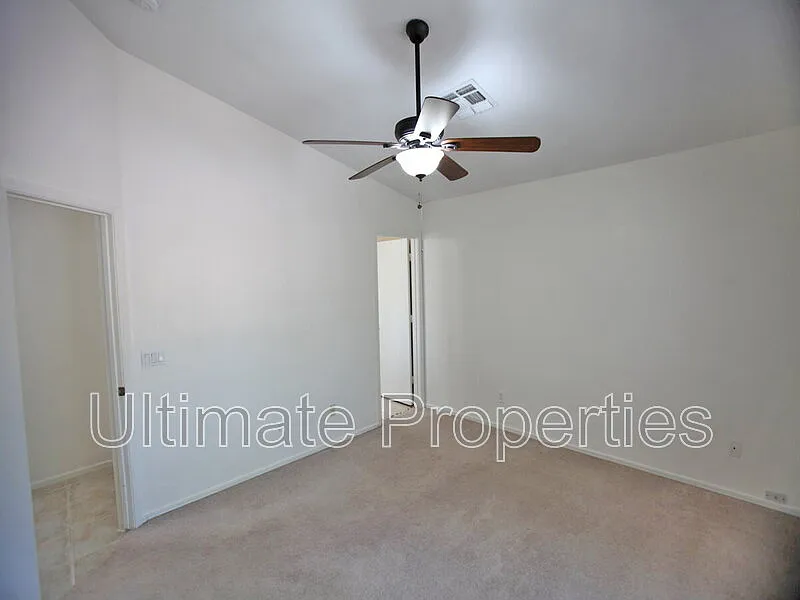 2 bed, 2.0 bath, 923 sqft, $1,695 — Photo 4